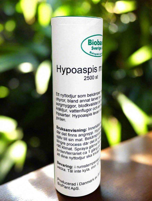 en cylinderformad förpackning som nyttodjuret levereras i