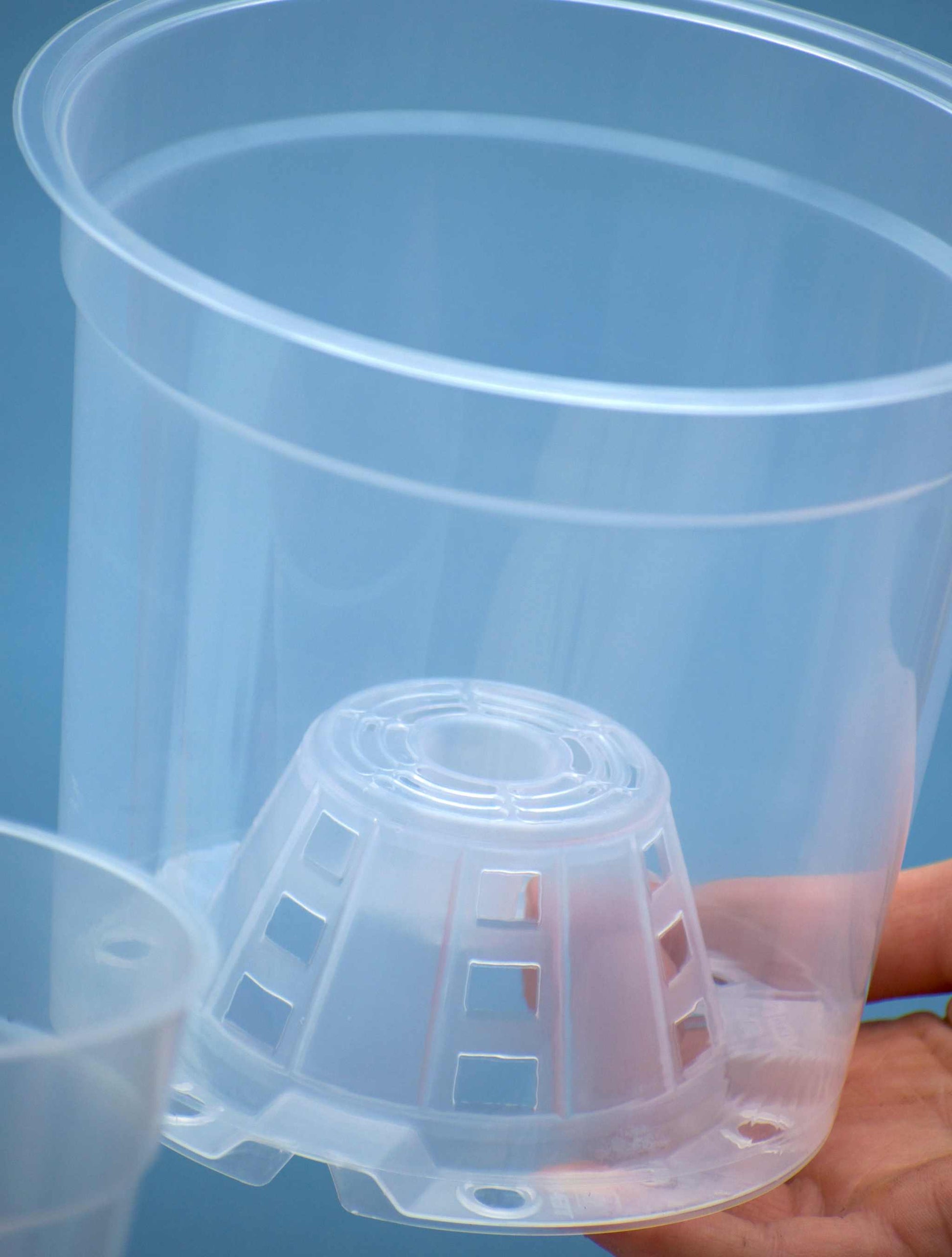 Genomskinliga plastkrukor