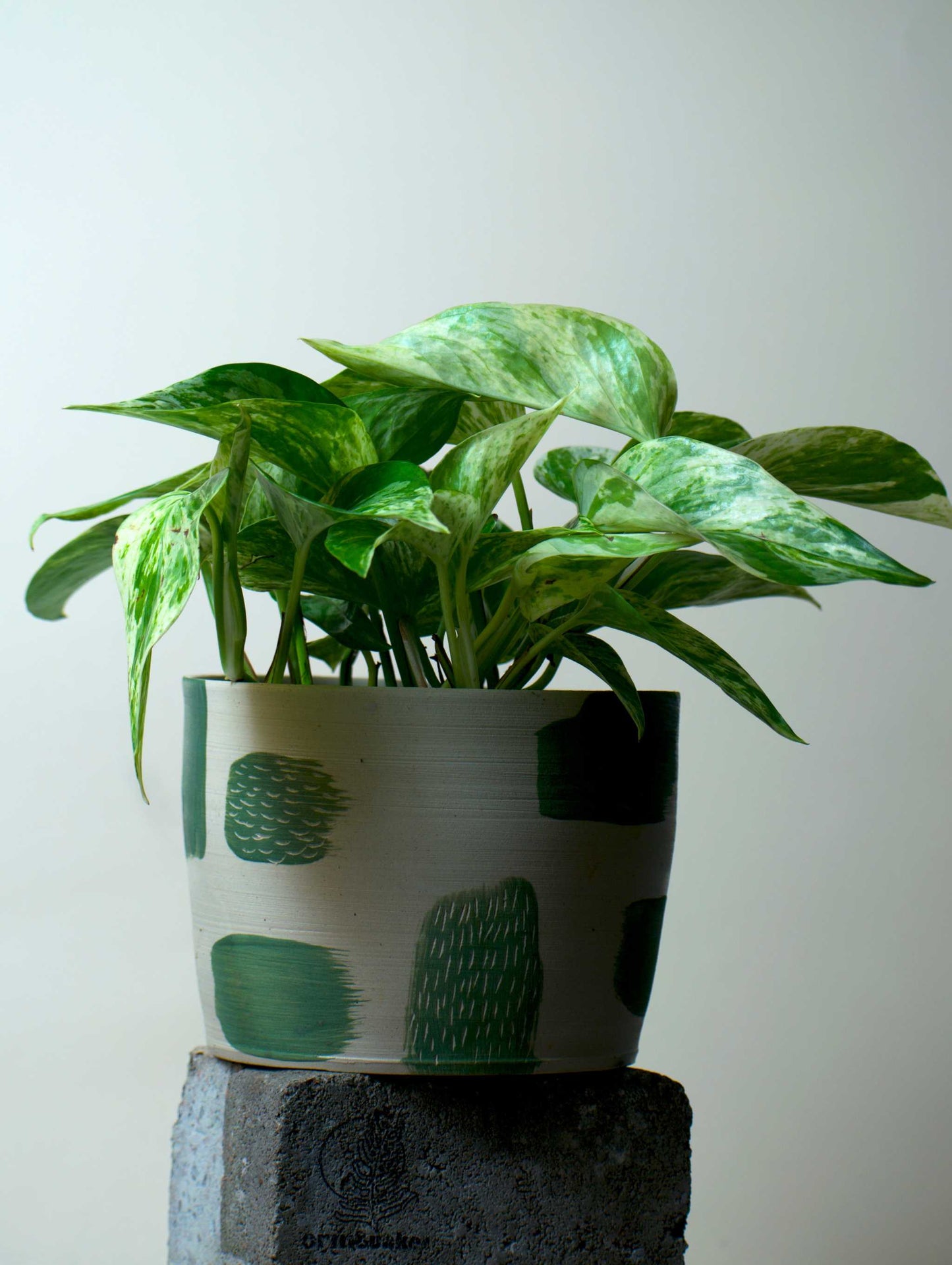 Ceramic pot 'Green spots' | 14.5 cm | Stoneware clay