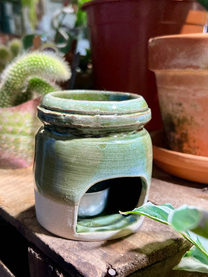 Ceramic wax/oil burner